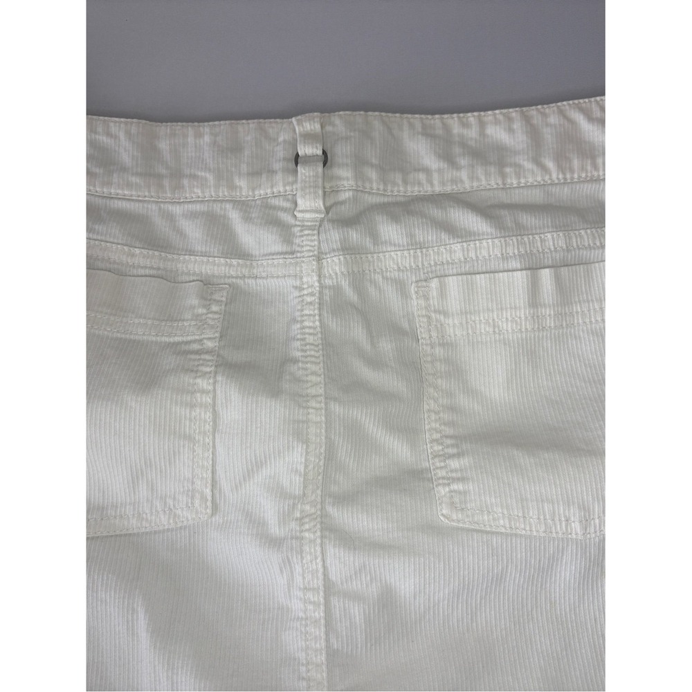 CLEARANCE-croft & barrow White Mini Skort with Front Button and zipper - Picture 5 of 8